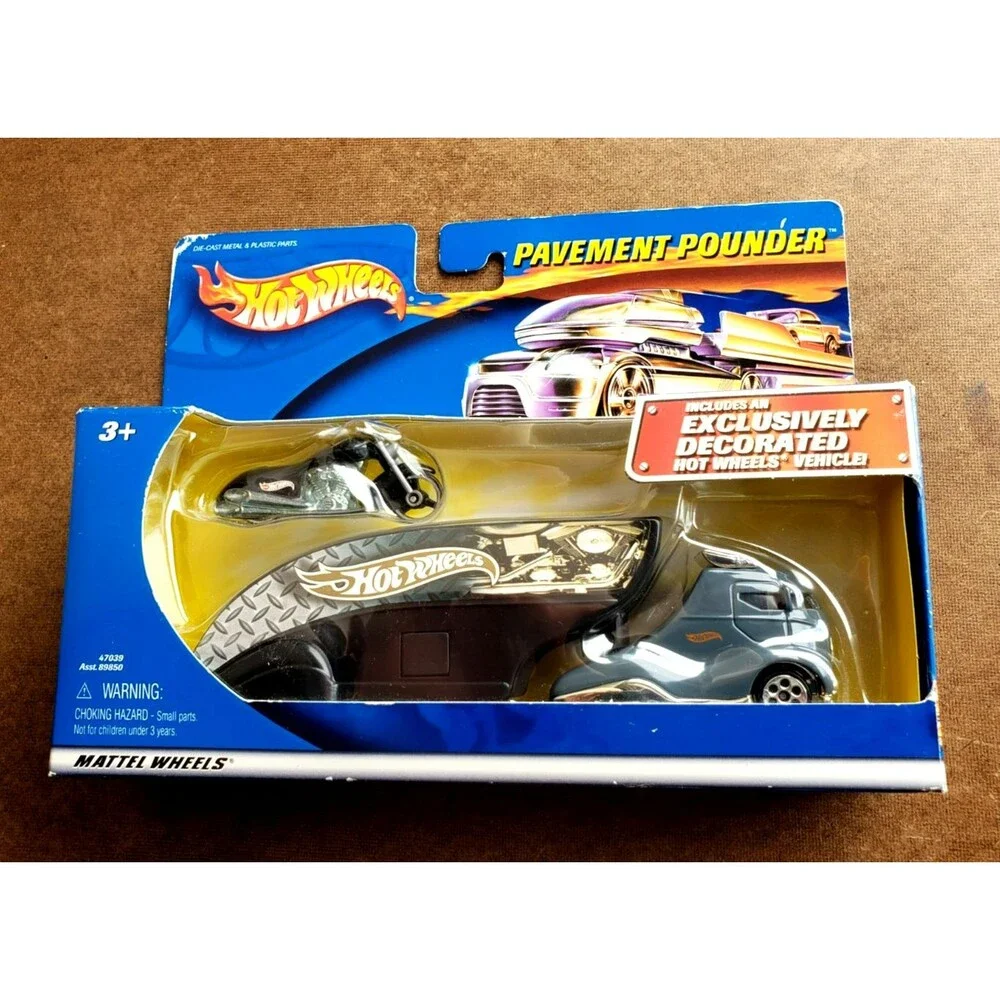Hot Wheels PAVEMENT POUNDERS CABOVER TRUCK & SCHORCHIN' SCOOTER #47039 Groupe 13